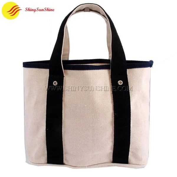 Wholesale women’s tote bag made of durable canvas with minimalist design