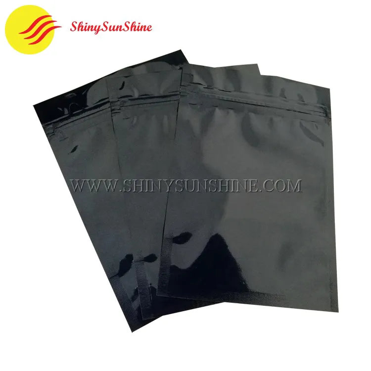 Mini packaging pouch made of laminated film with moisture barrier and custom artwork